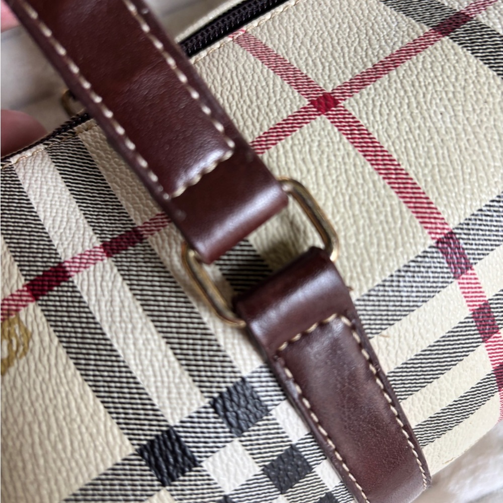 Vintage Burberrys Nova Check Barrel Bag Beige Tan Leather Equestrian Logo - Picture 8 of 14